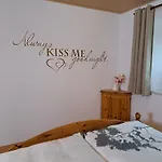 Peterhof - Komm Als Gast & Geh Als Freund Hinterstoder