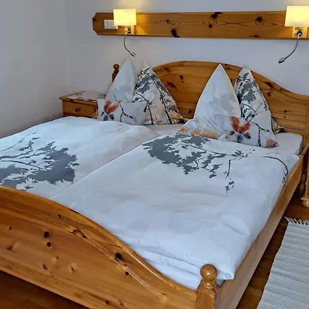 בית חווה Peterhof - Komm Als Gast & Geh Als Freund