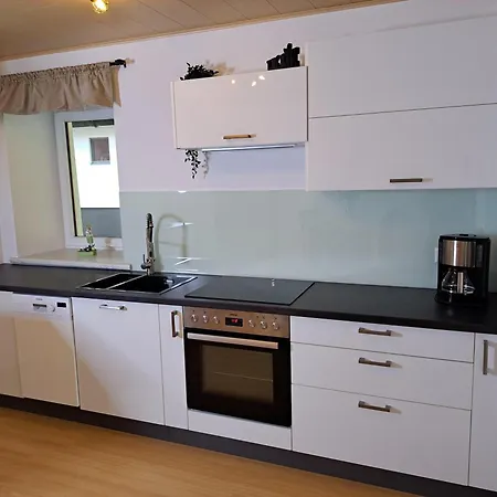 בית חווה Peterhof - Komm Als Gast & Geh Als Freund