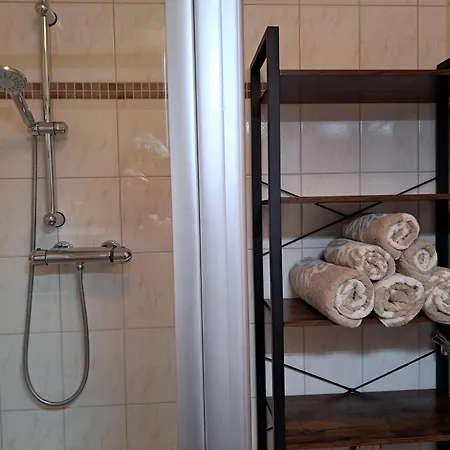 Peterhof - Komm Als Gast & Geh Als Freund