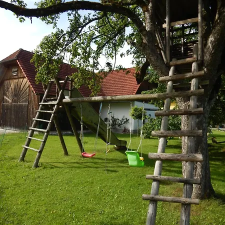 Peterhof - Komm Als Gast & Geh Als Freund *