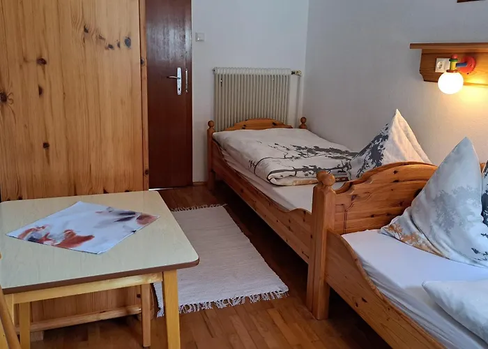 Peterhof - Komm Als Gast & Geh Als Freund