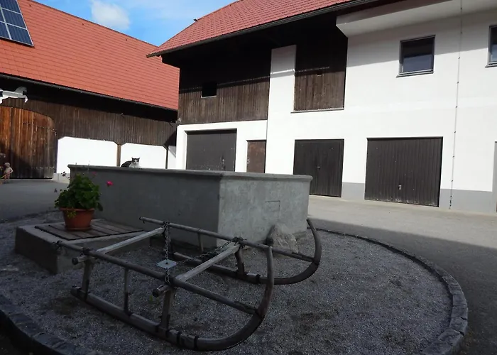 Semesterbostad Peterhof - Komm Als Gast & Geh Als Freund Hinterstoder