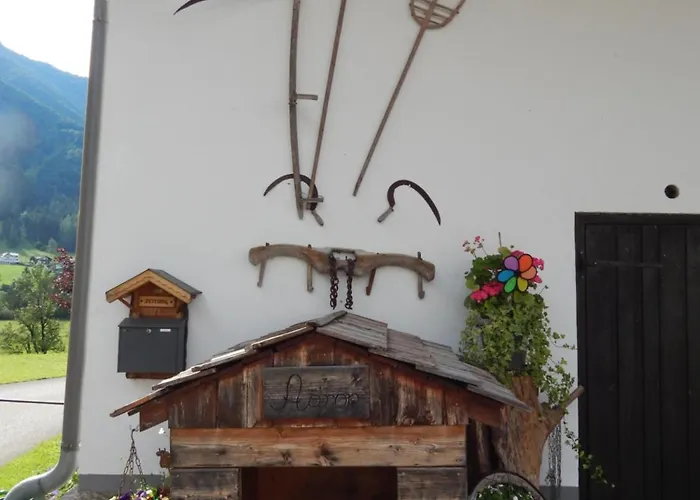 Peterhof – Komm Als Gast&geh Als Freund