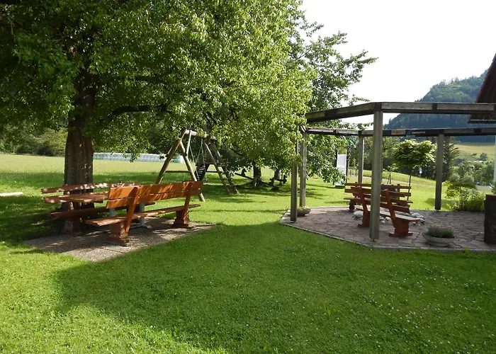 Peterhof – Komm Als Gast&geh Als Freund *