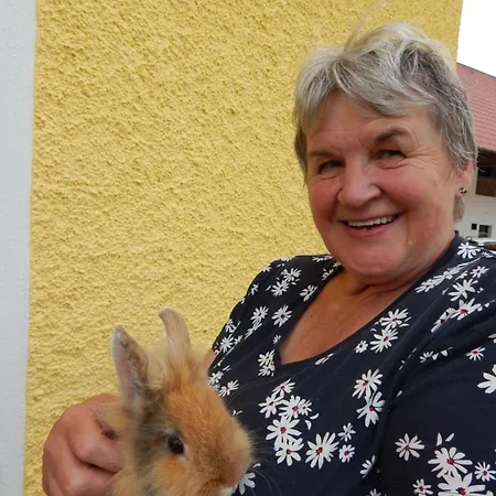 Peterhof - Komm Als Gast & Geh Als Freund Çiftlik konaklama