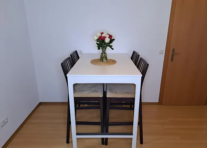 Peterhof - Komm Als Gast & Geh Als Freund Tatil Evi *